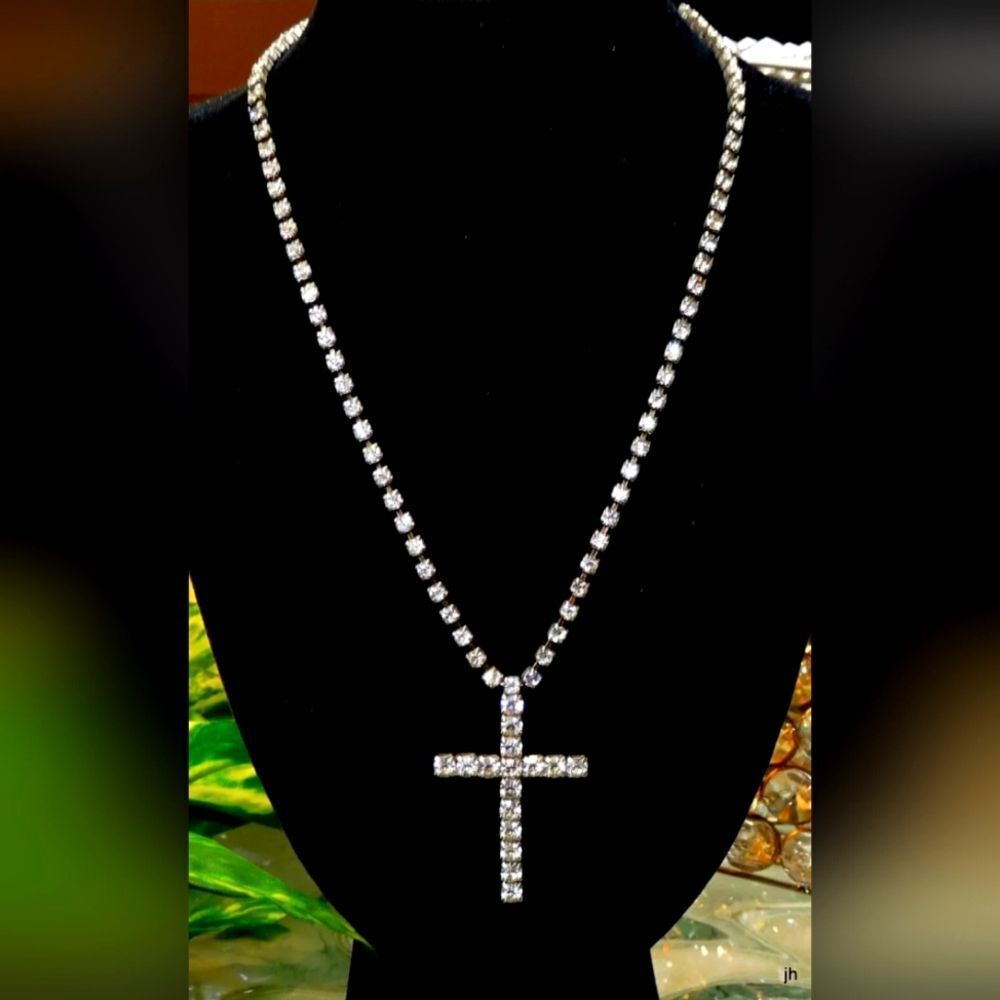 STUNNING AUTHENTIC VINTAGE PRONG SET DIAMANTE RHINESTONE CROSS PENDANT NECKLACE
